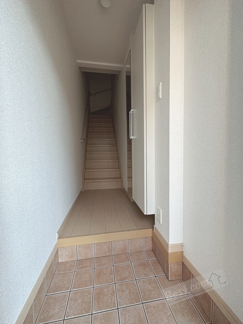 玄関　天井高シューズクローゼット付き♪