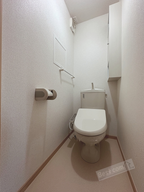 トイレ　温水洗浄便座付き♪