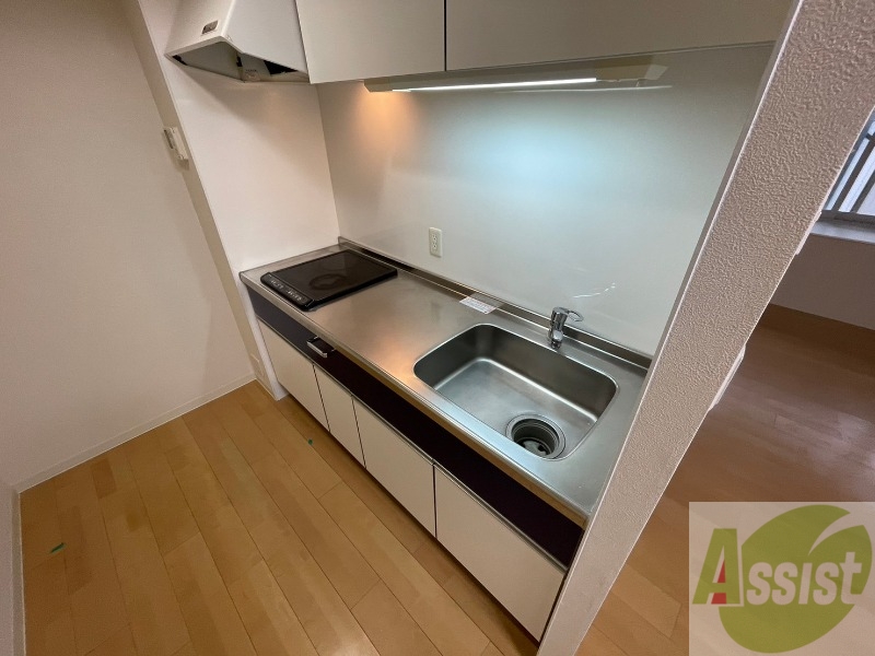 キッチン　キッチンです。お手入れしやすいＩＨクッキングヒーターです。