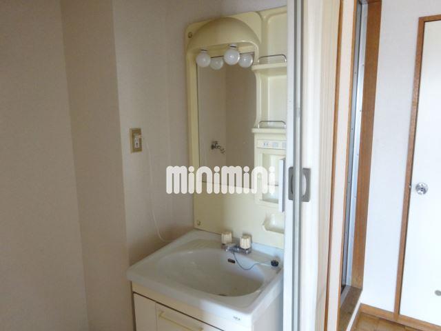 洗面設備　独立洗面台です