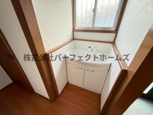 洗面設備　使いやすい洗面台です