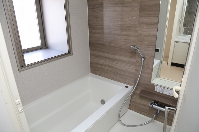 バス・シャワールーム　バス※別部屋参考写真