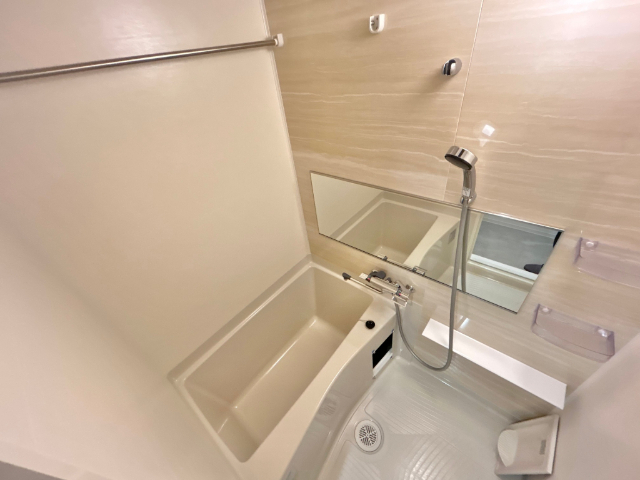 バス・シャワールーム　浴室乾燥機付きです