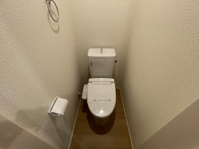 トイレ　※別号室の参考写真です。