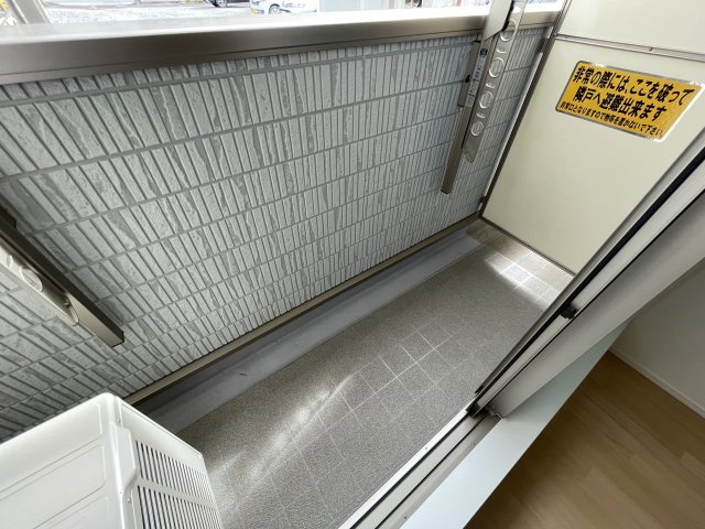 バルコニー　※別号室の参考写真です。