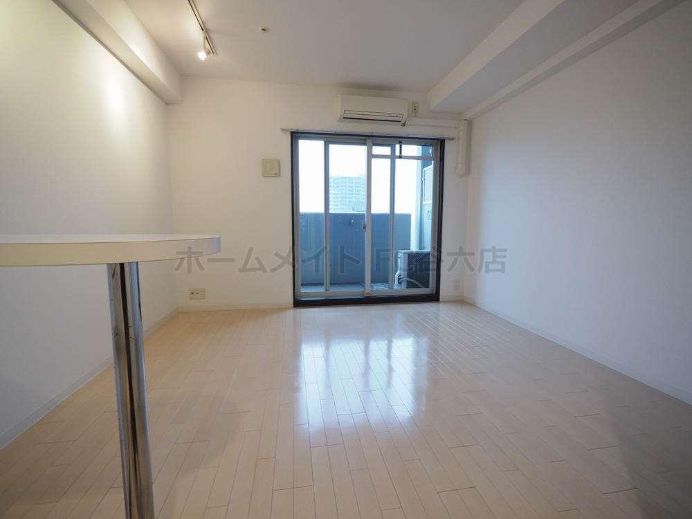 居室・リビング　アーバンフラッツ上町