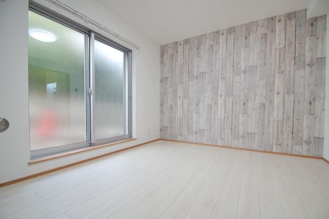 居室・リビング　★アクセントクロスがおしゃれな居室です★