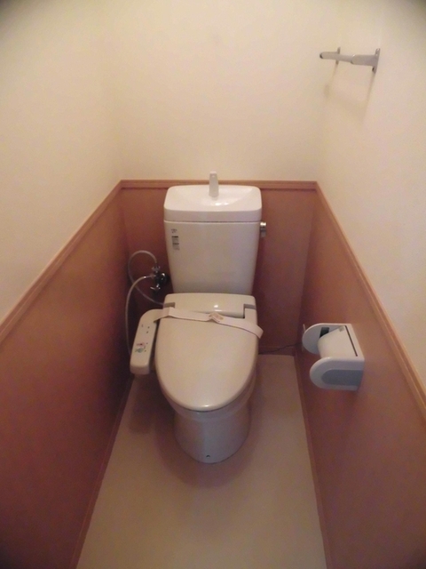 トイレ　１０１　温水洗浄便座トイレ