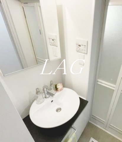 洗面設備　洗面台です。家具イメージになります。