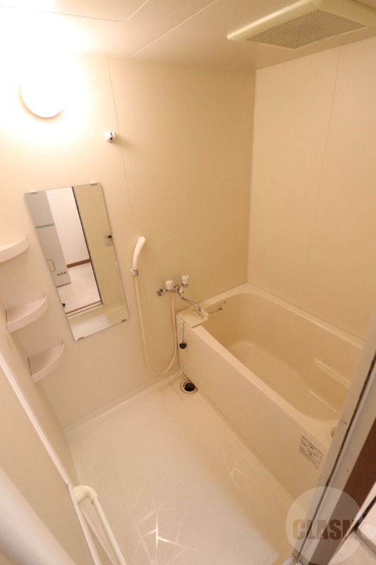 バス・シャワールーム　清潔感のあるバスルーム