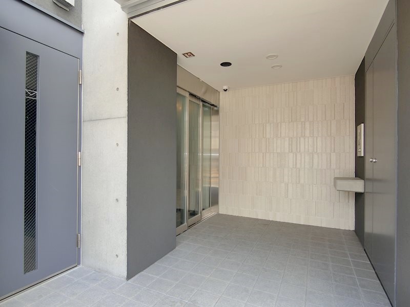 セキュリティ　不審者、勧誘員をシャットアウトできるオートロックです♪