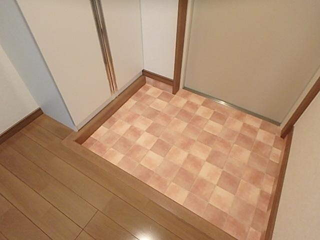 玄関　（別タイプ参考写真）メゾン平塚　板橋区板橋1