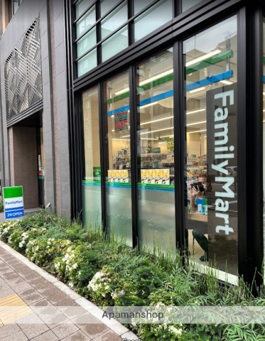 コンビニ　ファミリーマート東日本橋三丁目店（コンビニ）まで112m