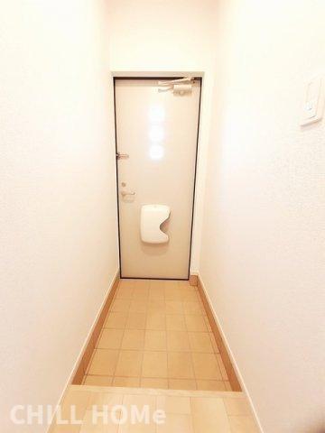 玄関　当社、チルホームのHPもご覧ください(^^)/物件情報多数♪