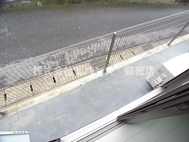 バルコニー　暖かな日差しのふりそそぐバルコニー