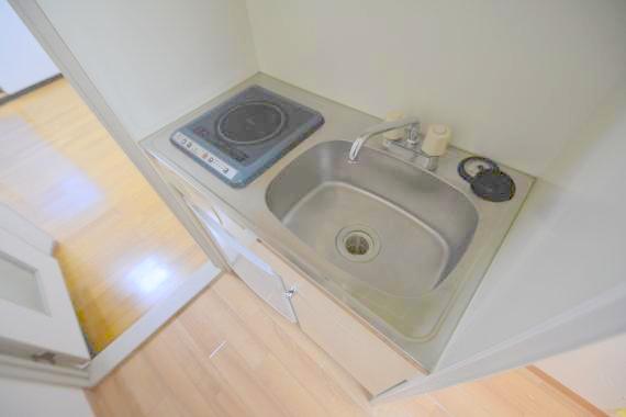 キッチン　お掃除しやすいＩＨクッキングヒーターです。