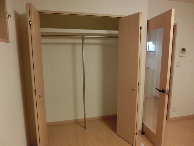 収納　（別タイプ参考写真）リュエル　台東区谷中３