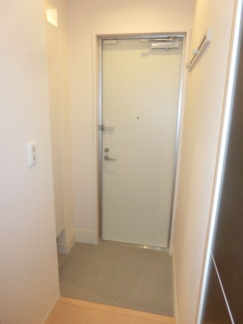 玄関　広々玄関　シューズクロークあります