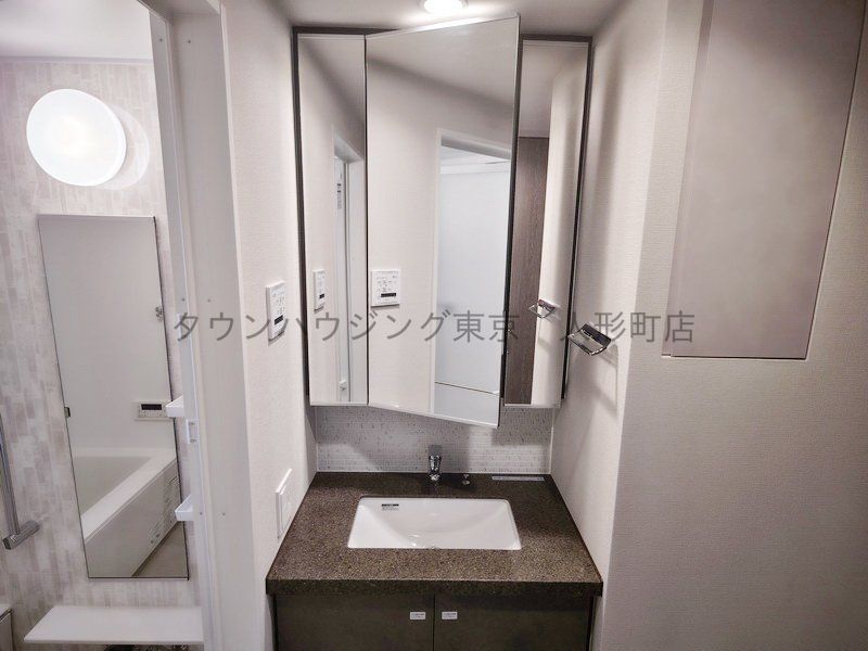 洗面設備　※写真は同じタイプの住戸です。