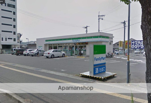 コンビニ　ファミリーマート（コンビニ）まで403m