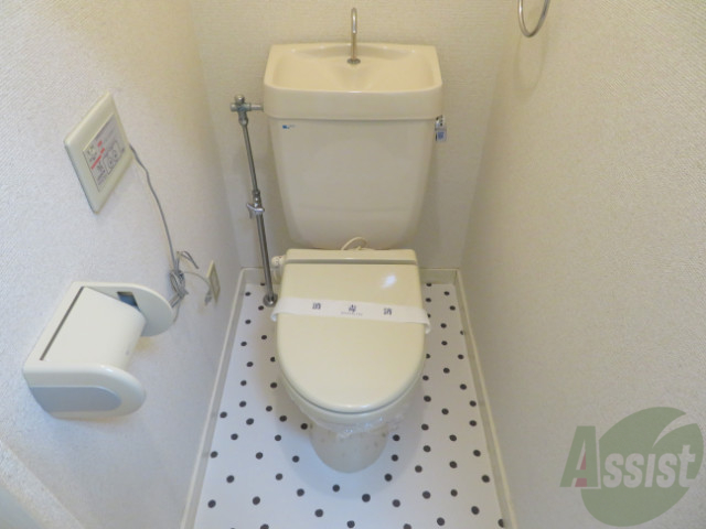 トイレ　こちらはトイレです。清潔感があり、安心して使用できます。