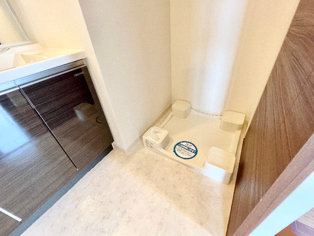 その他部屋・スペース　ビックリするくらい大きなベランダです。