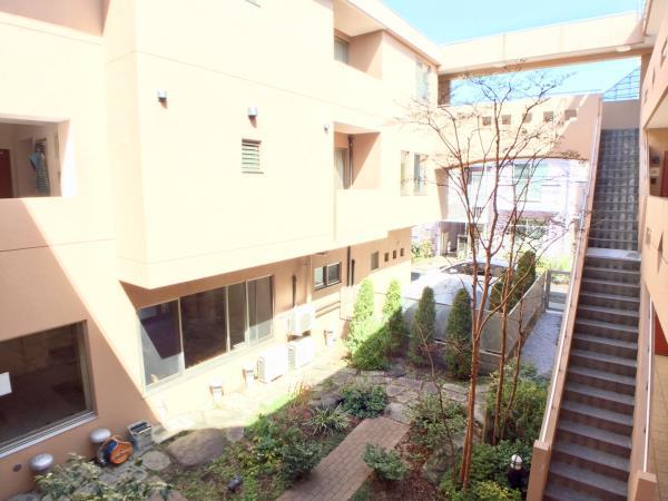 建物外観　落ち着いた雰囲気の外観です