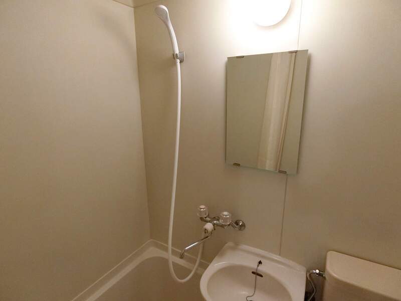 洗面設備　ゆったりとスペースのある洗面所