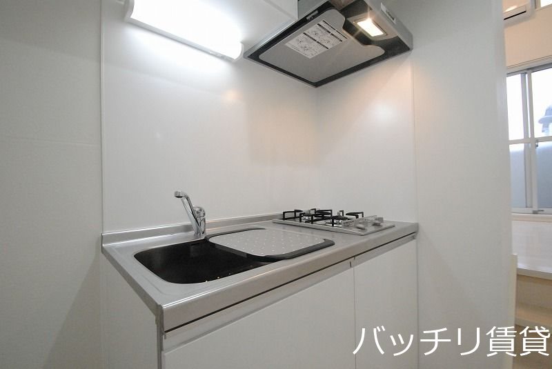 キッチン　別号室タイプの為、現状を優先致します。