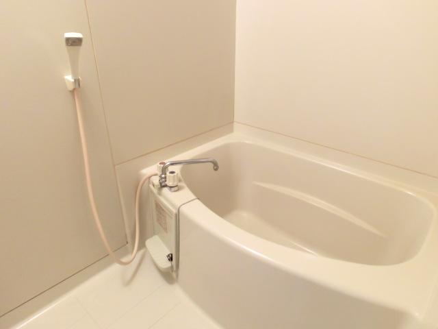 バス・シャワールーム　ゆったり過ごせるお風呂です