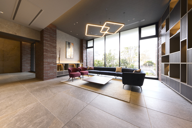 エントランス　ご自由に使用いただけるラウンジです。