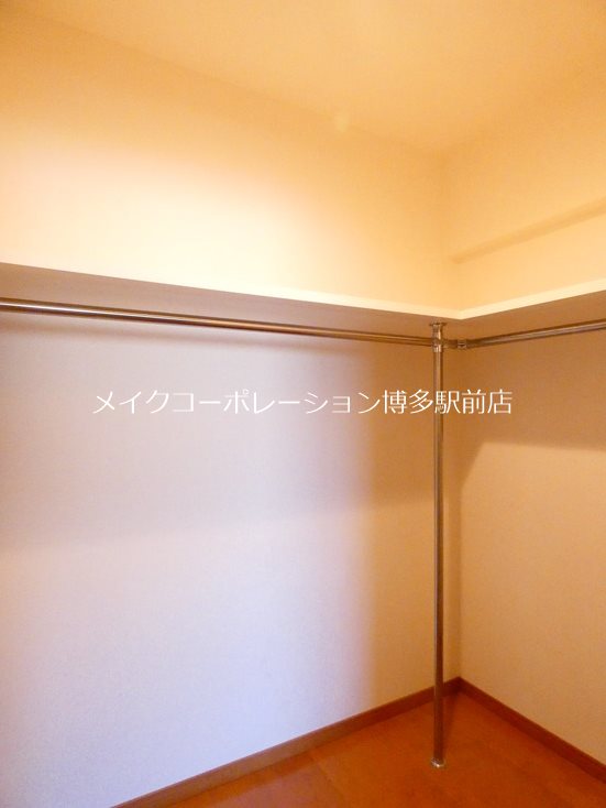 収納　※入居中の為別部屋写真使用現状優先