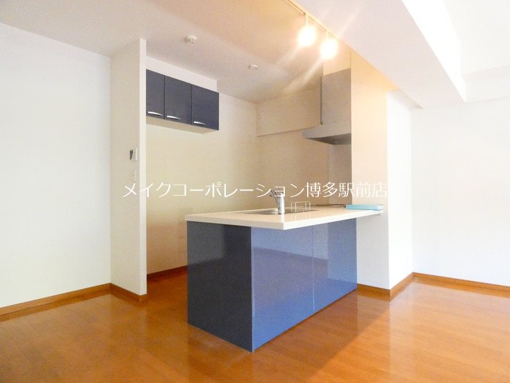 キッチン　※入居中の為別部屋写真使用現状優先