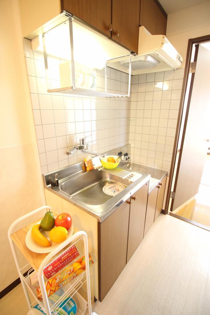 キッチン　シンクが広く、水洗いしやすいキッチンです
