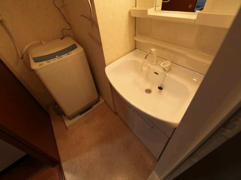 洗面設備　脱衣所　独立洗面台（シャンプードレッサー）洗濯機用意できます