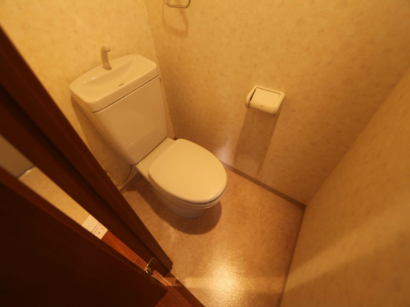 トイレ　トイレ（お風呂トイレ別）温水洗浄暖房暖房便座取りつけ可