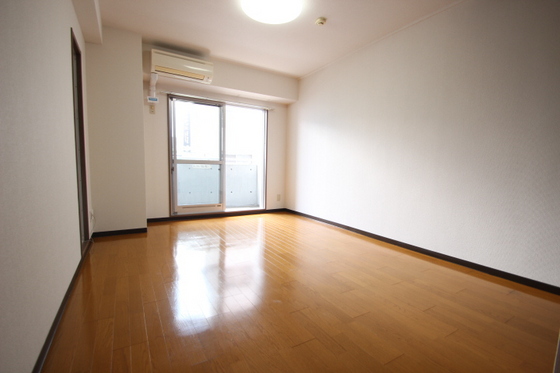 居室・リビング　※別部屋の写真です