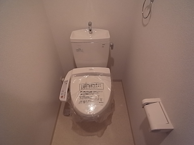 トイレ　温水洗浄便座
