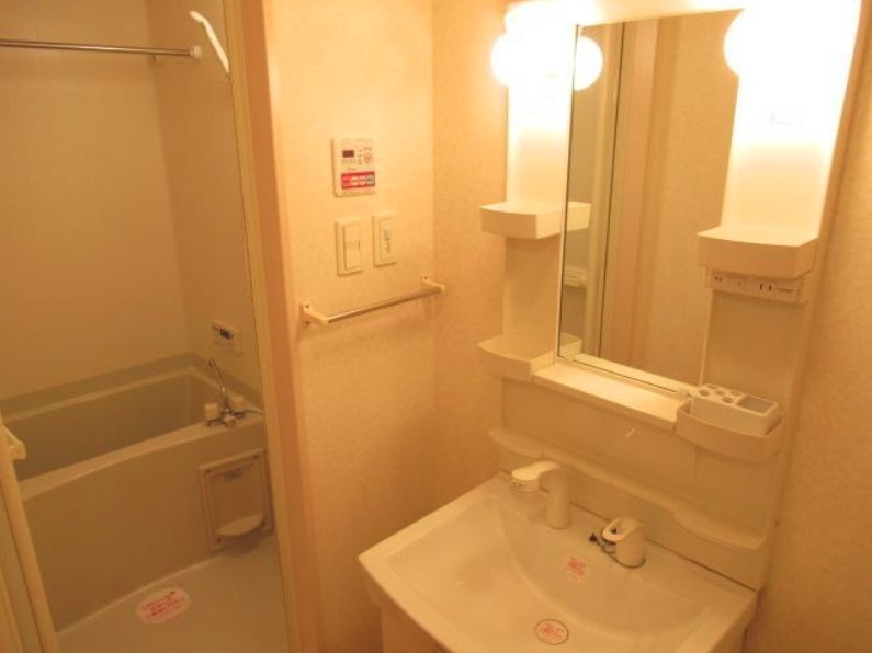 洗面設備　※同物件・同タイプの写真です。