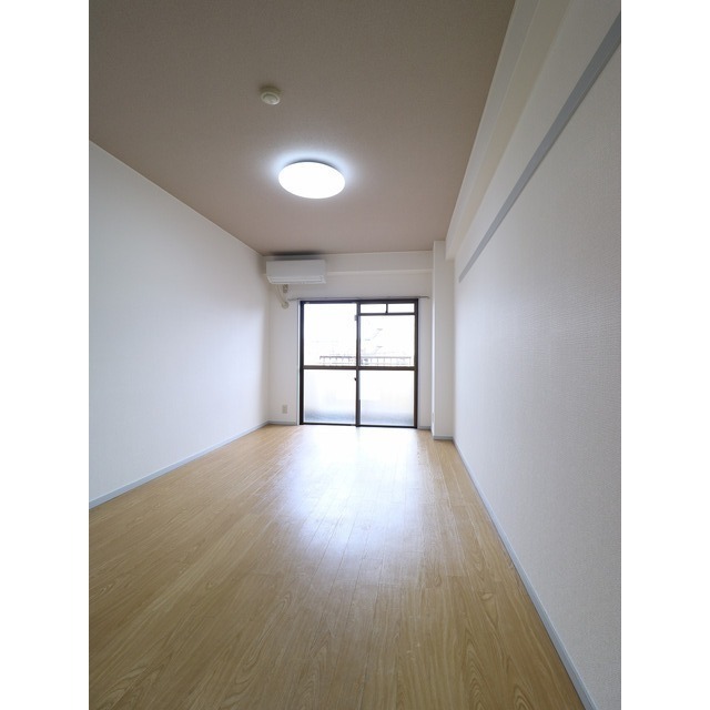 居室・リビング　同タイプ別部屋の写真です