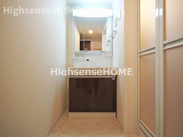 洗面設備　コンパクトで使いやすい洗面所