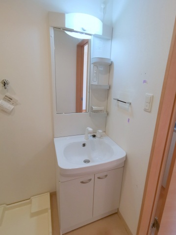 洗面設備　シャンドレ付き洗面化粧台