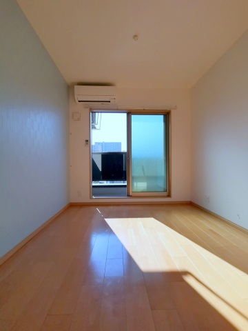 その他部屋・スペース　南向きで明るい洋室
