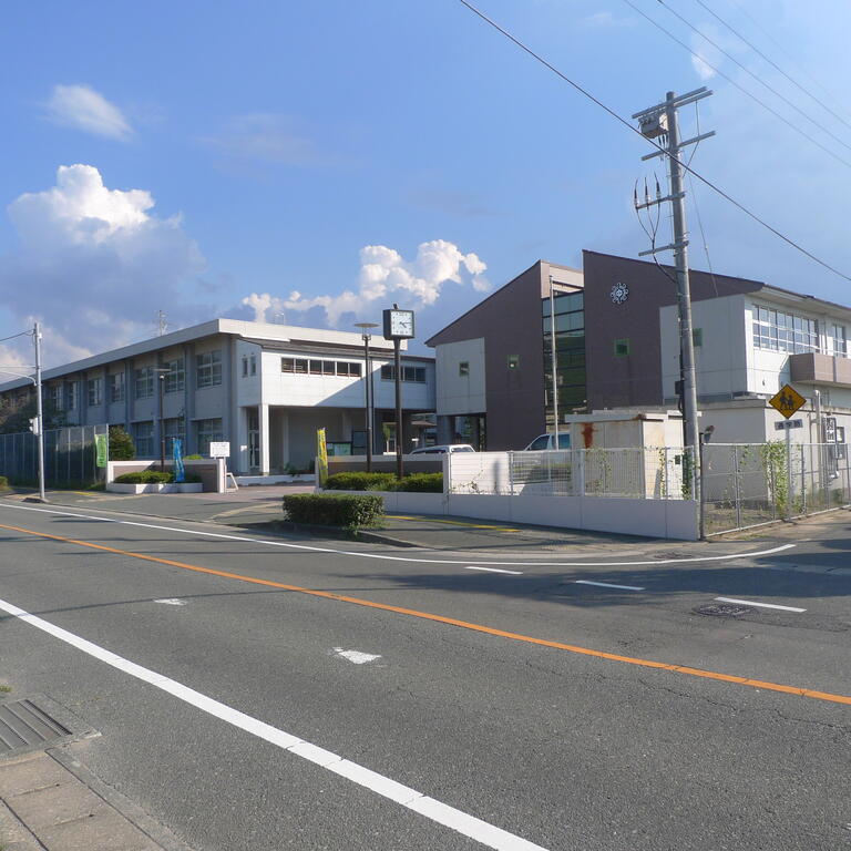 中学校　福津市立津屋崎中学校（中学校）まで1552m