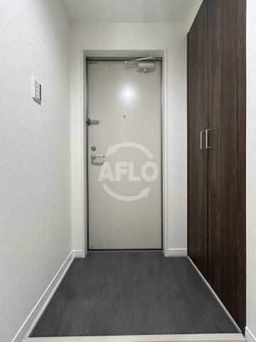 玄関　H-maison御幣島III　玄関