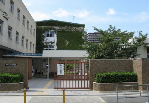 中学校　歌島中学校（中学校）まで1200m