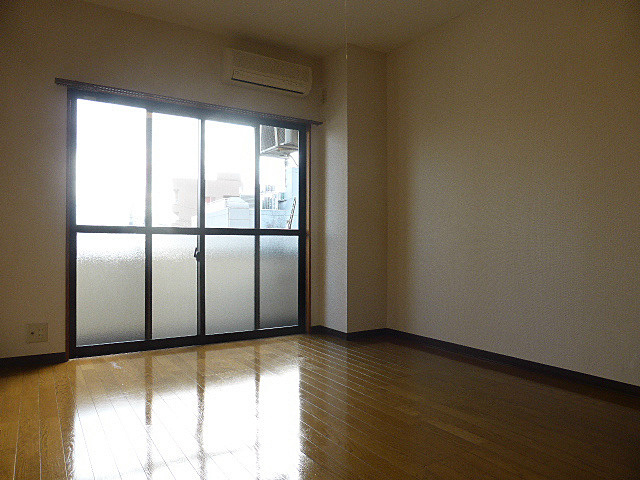 居室・リビング　※写真は他号室です