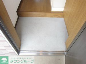 玄関　※参考写真