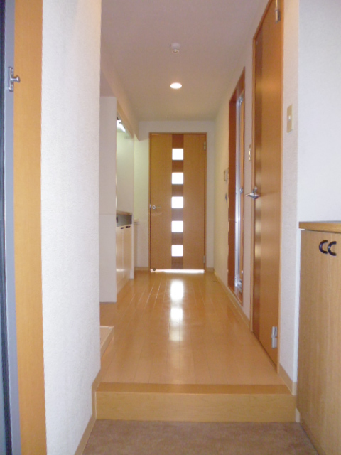 居室・リビング　広めの廊下