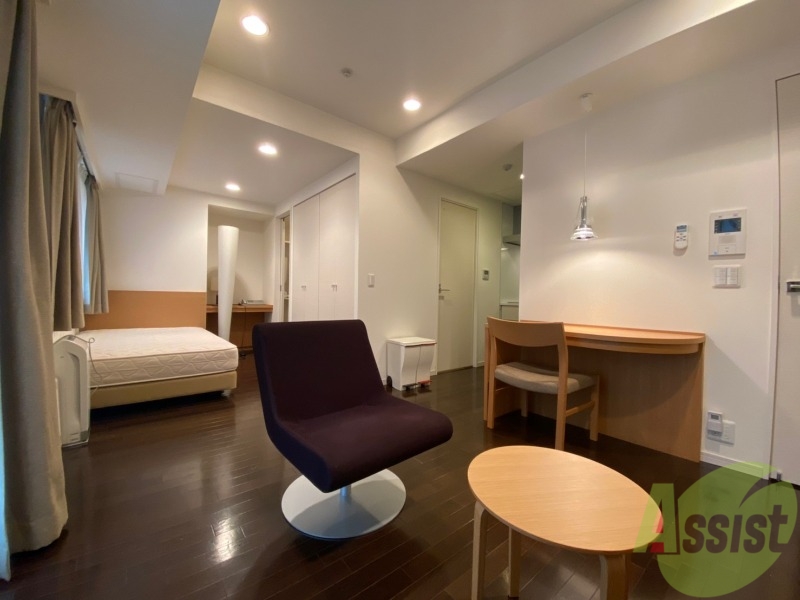 その他部屋・スペース　寝室はこちらです。光が差し込む、温かみのあるお部屋です。